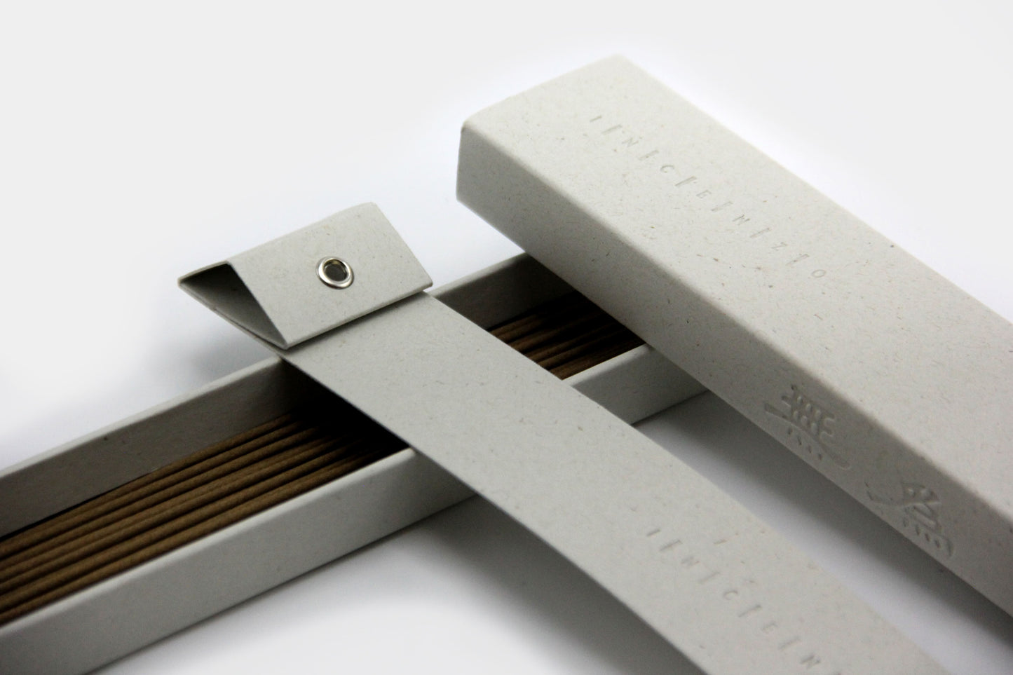 Unwind | Sandalwood Incense - INCENZO